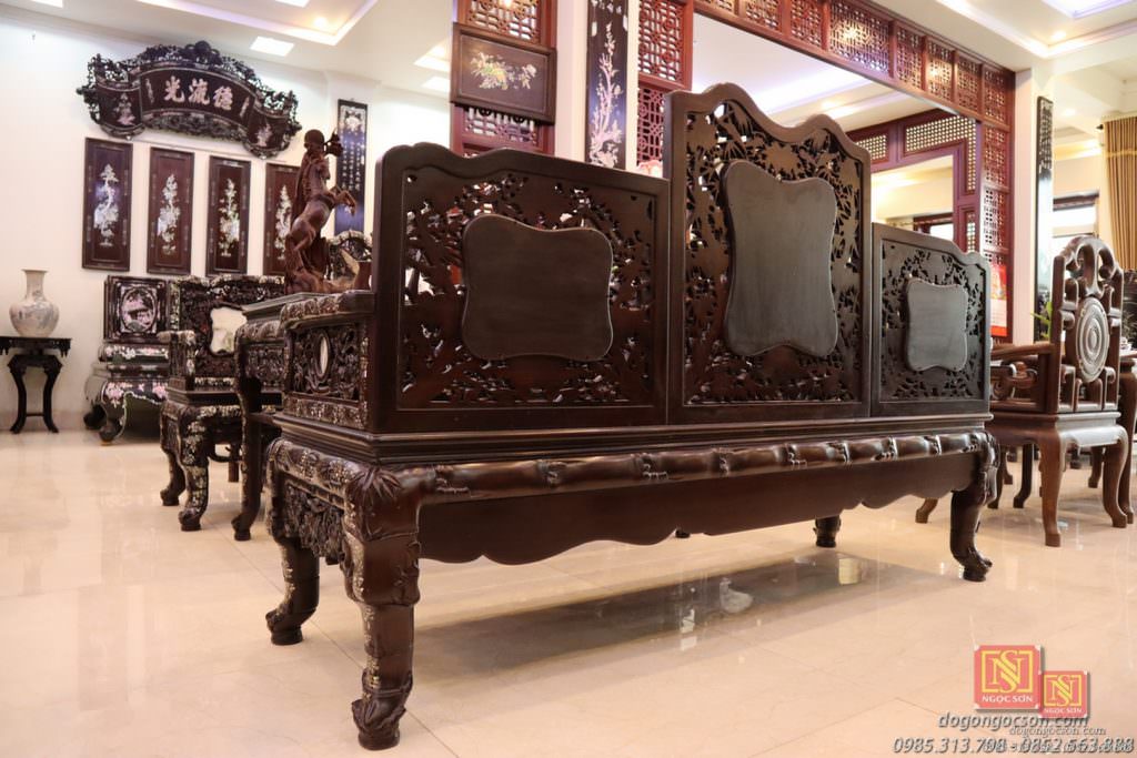 Mặt sau của trường kỷ huế trường trúc nho