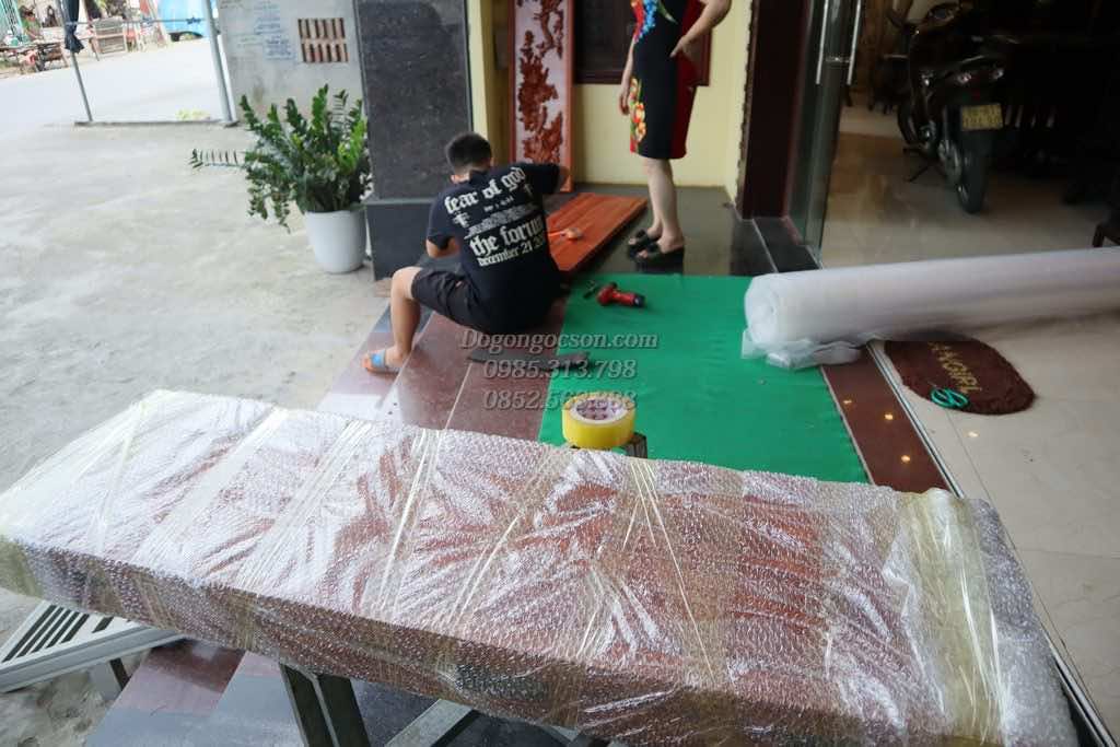 bàn giao tranh tứ quý gỗ