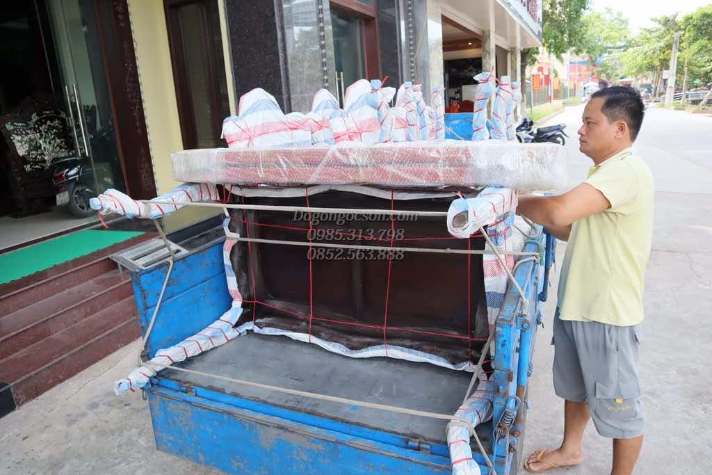 bàn giao tranh tứ quý gỗ