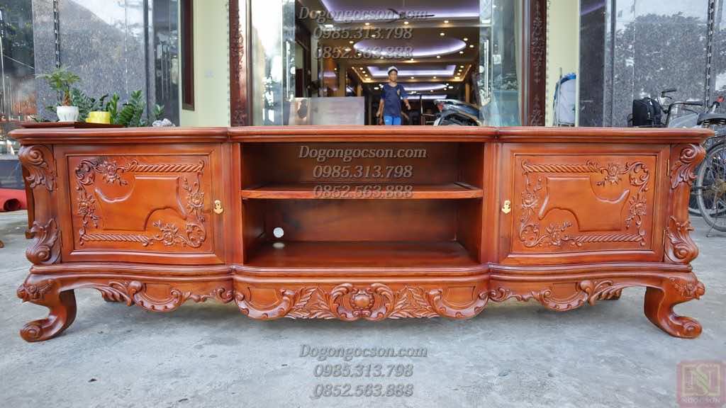 Kệ tivi gỗ gụ ta dáng Louis KTV002